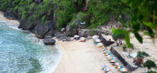 pantai nguyahan jogja