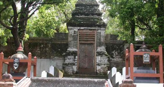 Makam Raja-Raja Imogiri